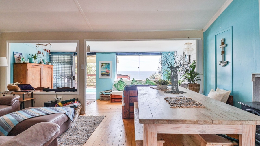 4 Bedroom Property for Sale in Perlemoenbaai Western Cape